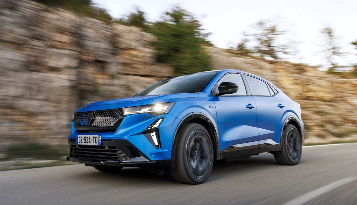Probamos un SUV soberbio con el que Renault apunta ya a premium, todo sobre el Rafale E Tech PHEV