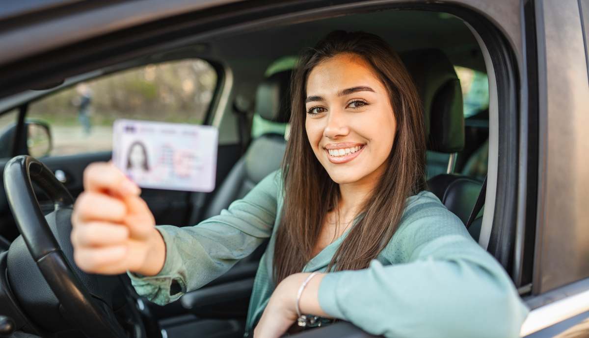 ¿Qué hacer si no me llega el carnet de conducir? Guía paso a paso