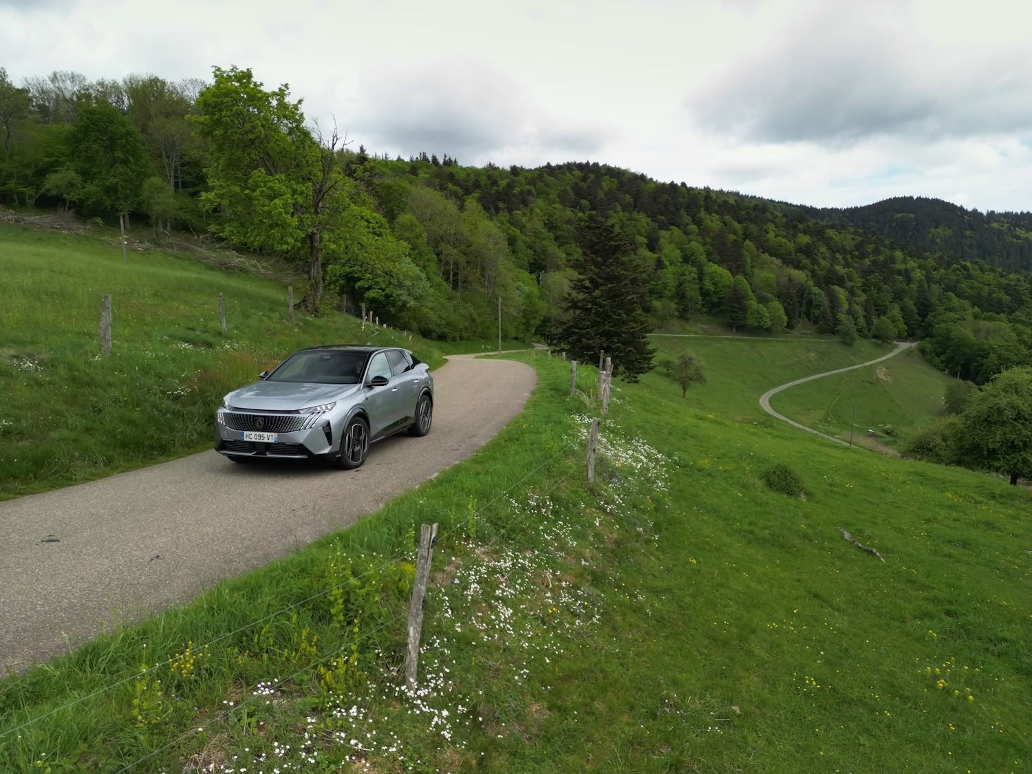 Peugeot E-3008 Dual Motor