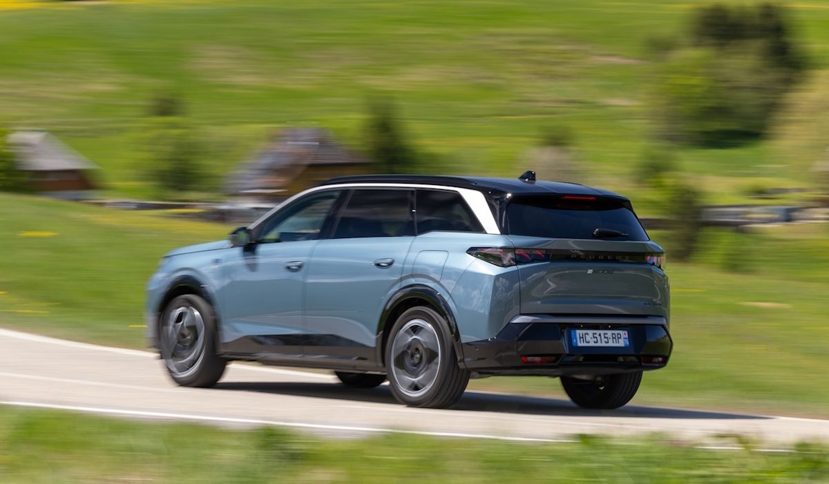 Peugeot E-5008 Dual Motor