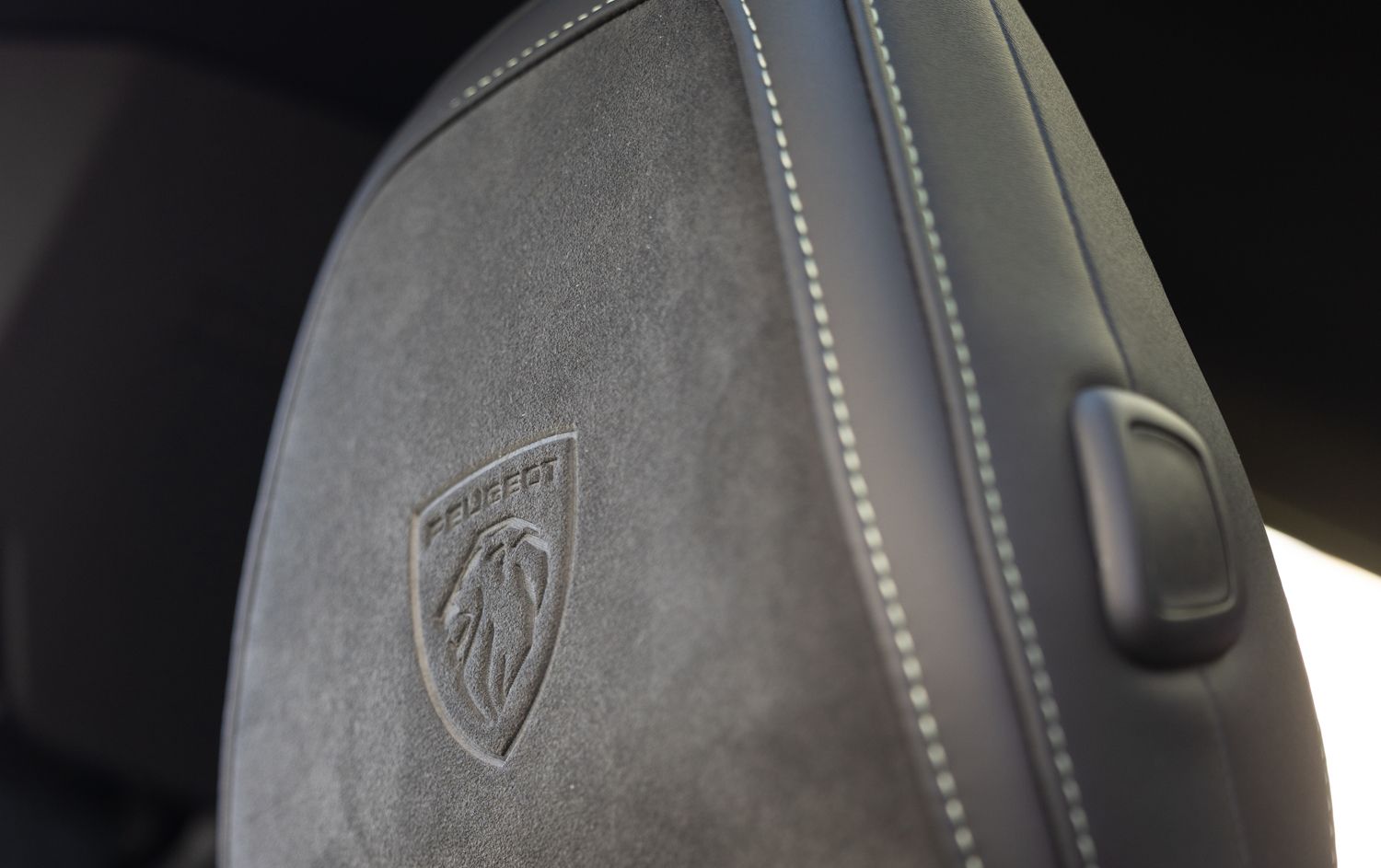 Peugeot E-5008 Dual Motor