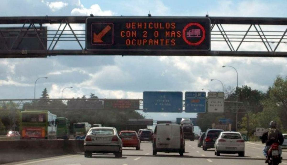 Carriles exprés, la nueva medida de la DGT para prohibir coches con solo una persona a bordo