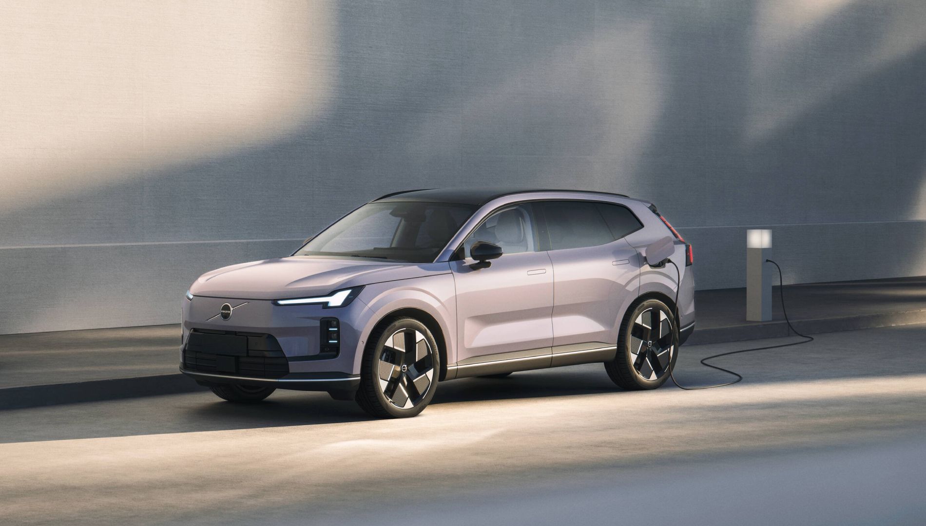 200 km de autonomía eléctrica con un motor híbrido enchufable: Volvo lo consigue con su nuevo XC70
