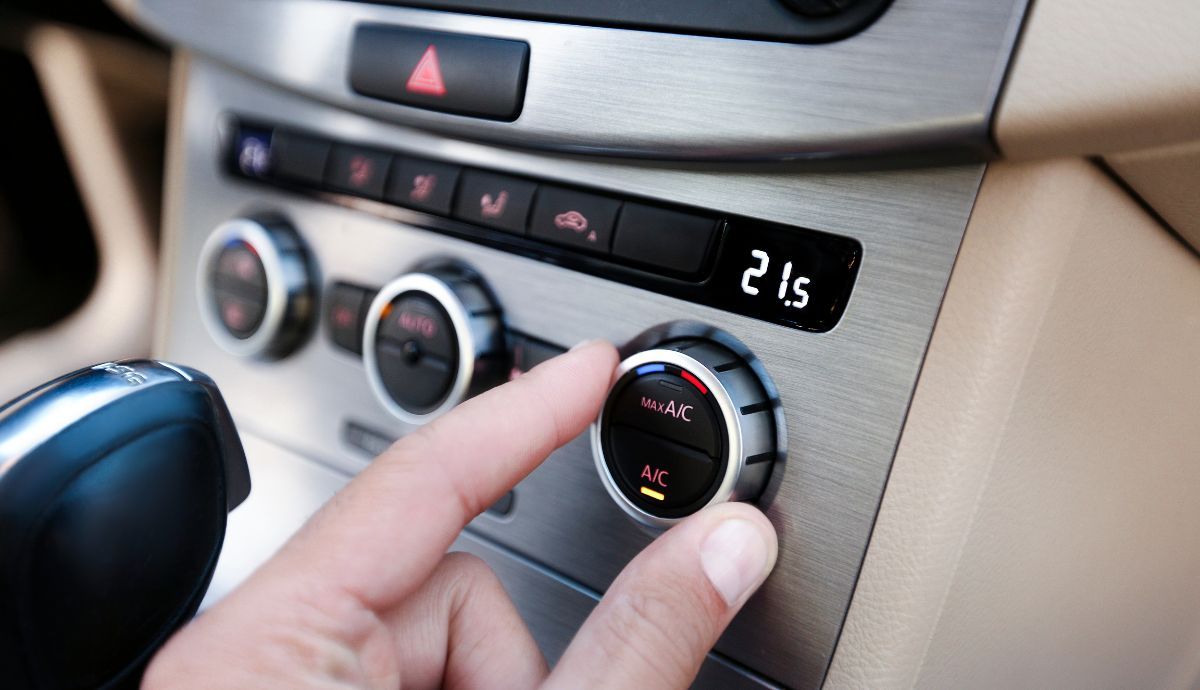 Significado de los botones del aire acondicionado del coche: guía práctica