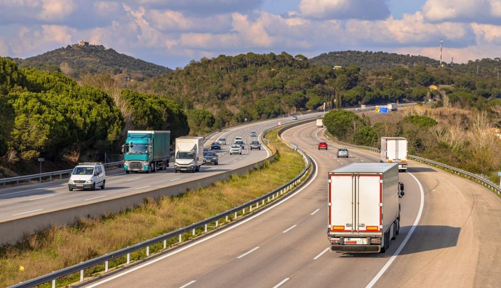 Pago por el uso de coches, más impuestos empiezan a ser ya necesarios para financiar las carreteras