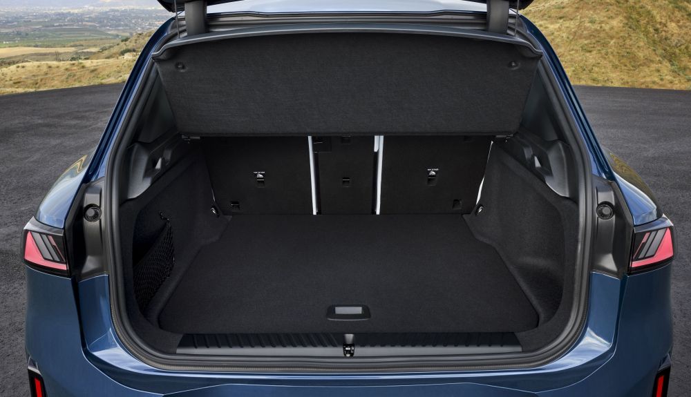 p90615671-highres-the-new-bmw-ix3-50-x_1
