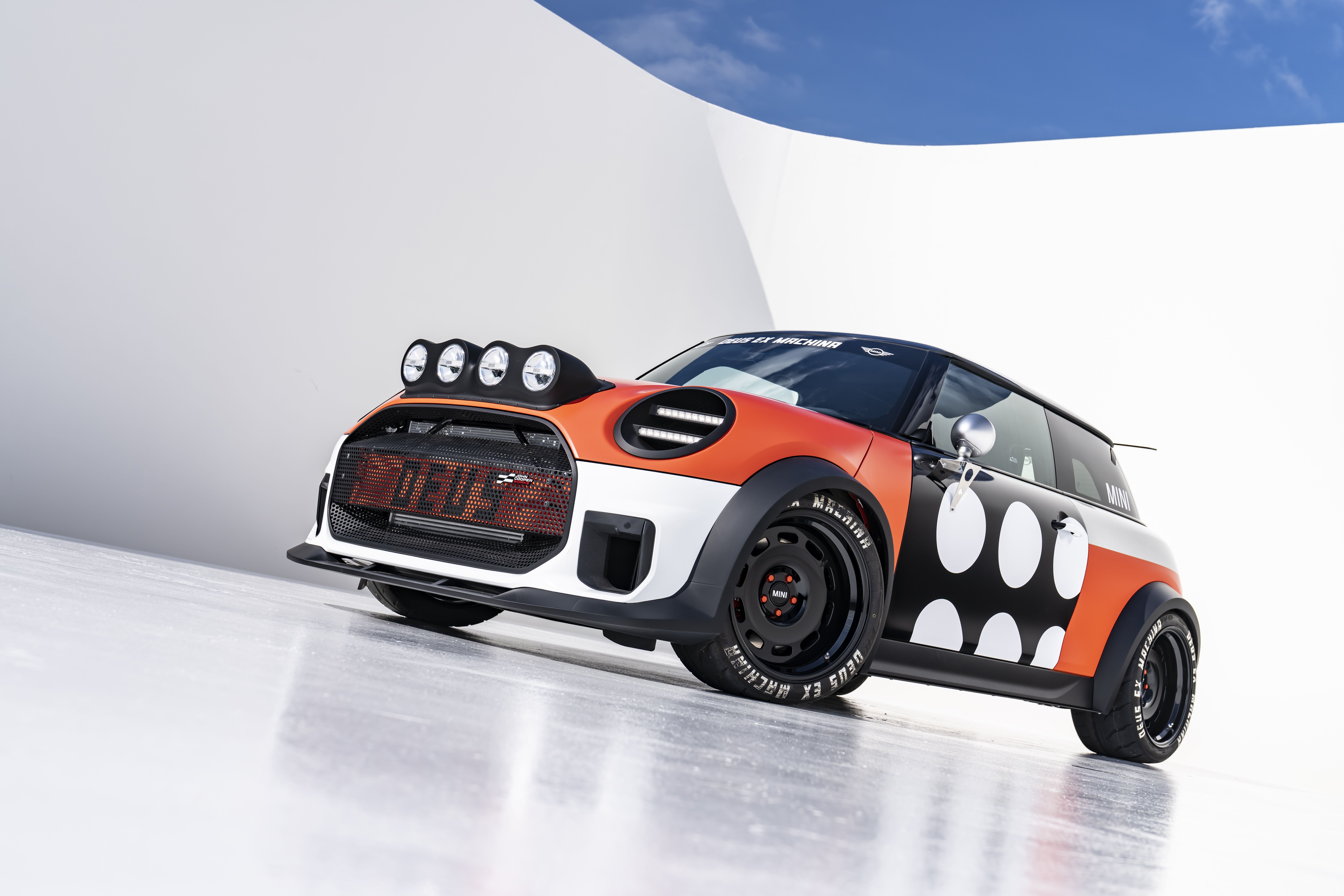 MINI JCW x Deus Ex Machina
