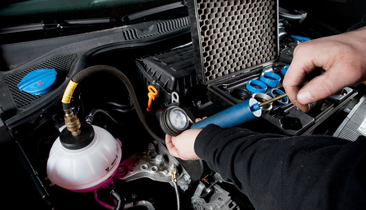  ¿Para qué sirve el sistema de refrigeración del motor y cómo mantenerlo?