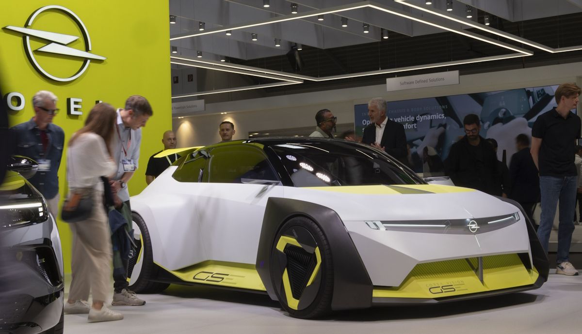 Así será el nuevo Opel Corsa, primer anticipo del nuevo utilitario que llega ya en 2026