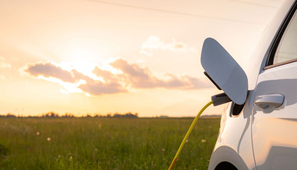 La Unión Europea quiere revisar al alza el cálculo de las emisiones de los híbridos enchufables