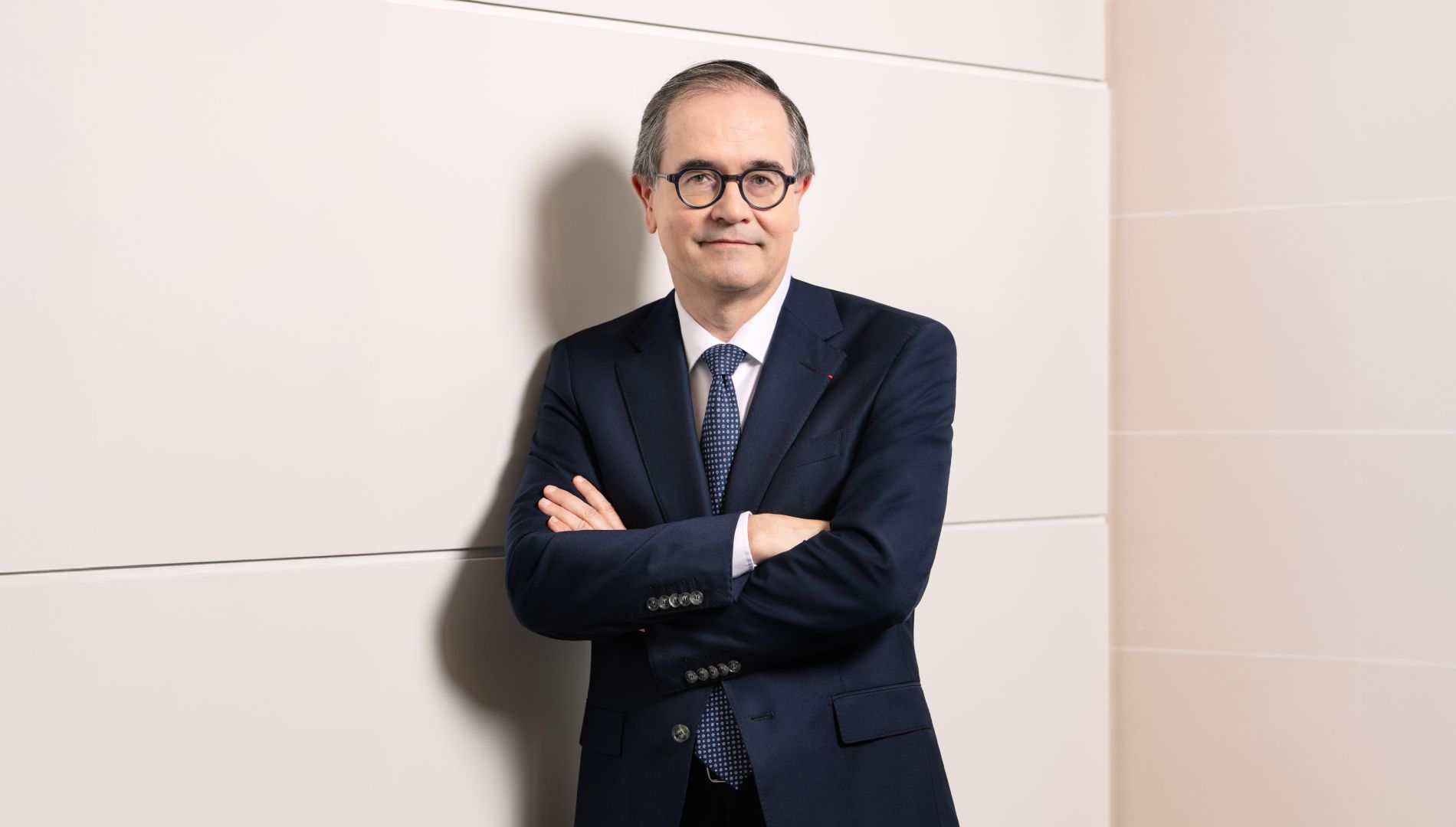 Uno de los CEO más importantes explica porque no pueden bajar los precios de los coches nuevos