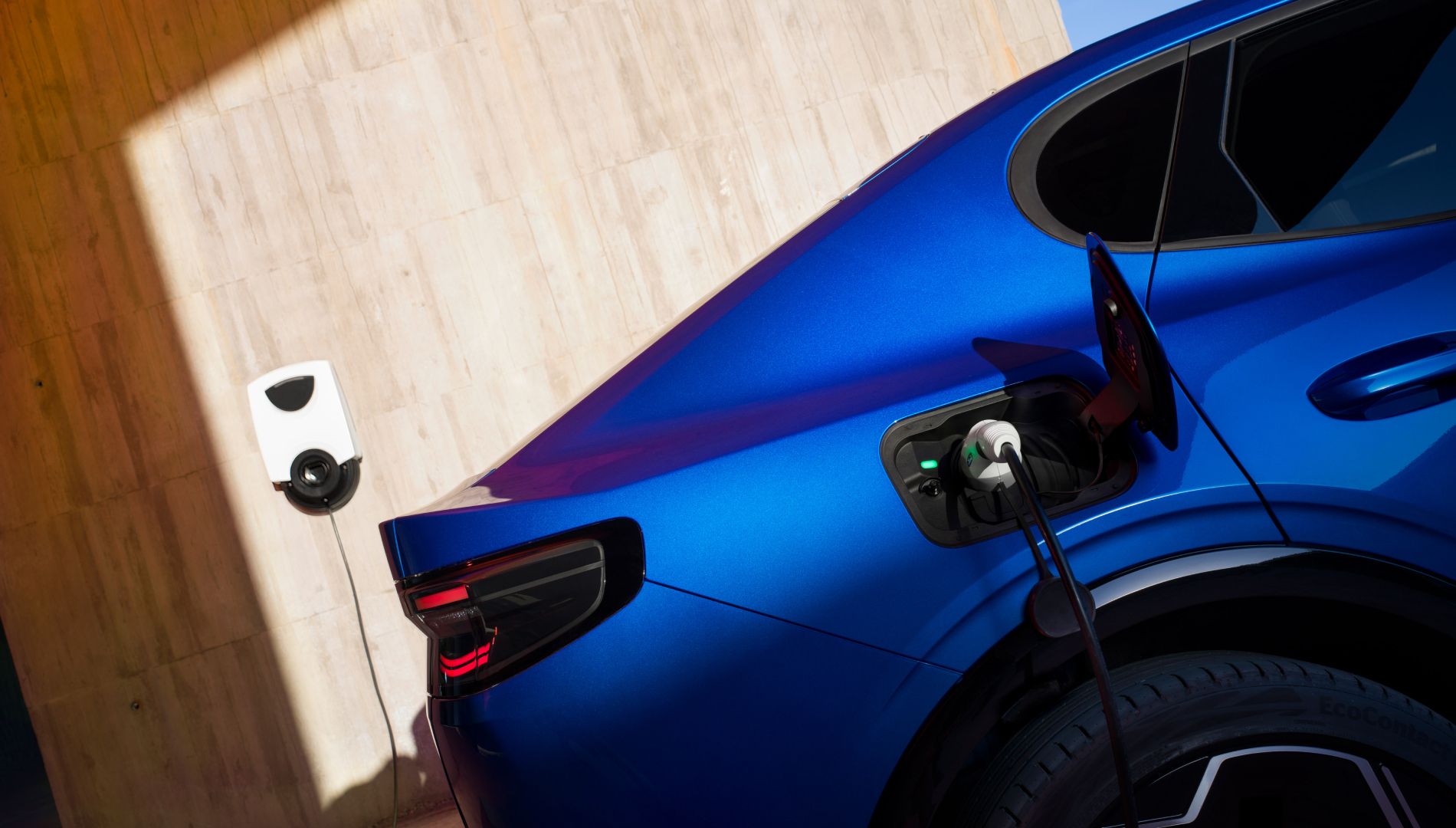 Las bajas ventas de coches eléctricos en Europa provocan que Ford tenga que despedir a mil empleados