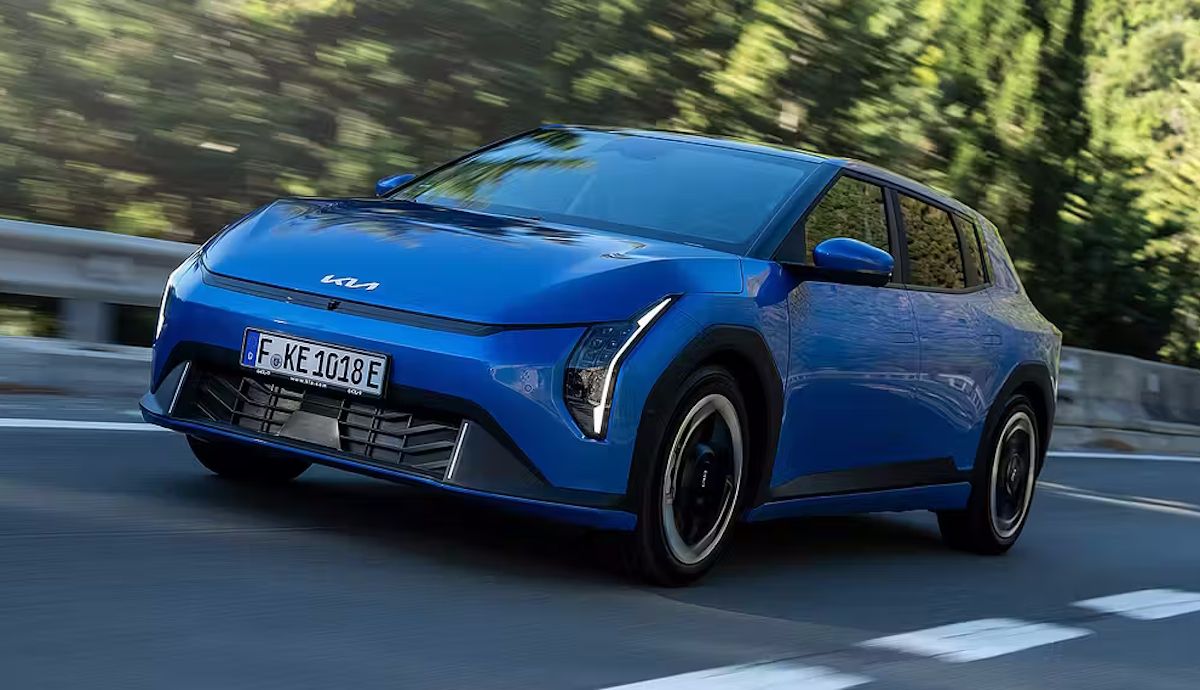 Kia EV4, finalista al Car of the Year 2026