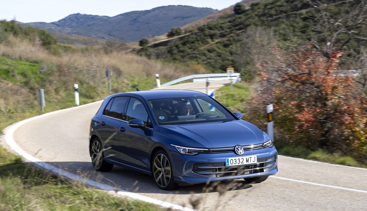 Probamos el Volkswagen Golf eHybrid, el compacto más recomendable del momento