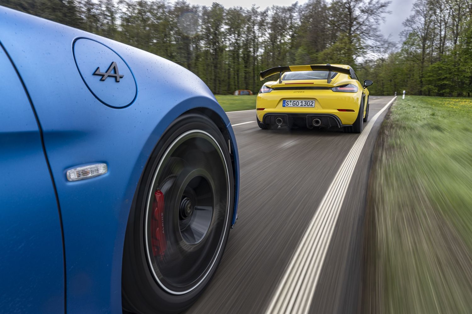 Alpine A110 R y Porsche 718 Cayman GT4 RS