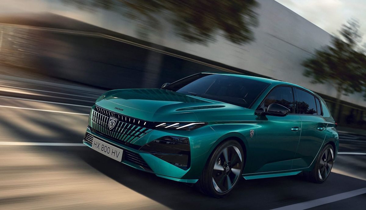 Es uno de los compactos de referencia y llega ahora nuevo, el Peugeot 308, más anti Golf que nunca
