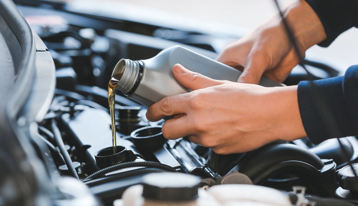 ¿Cómo solucionar la baja presión de aceite en el motor?