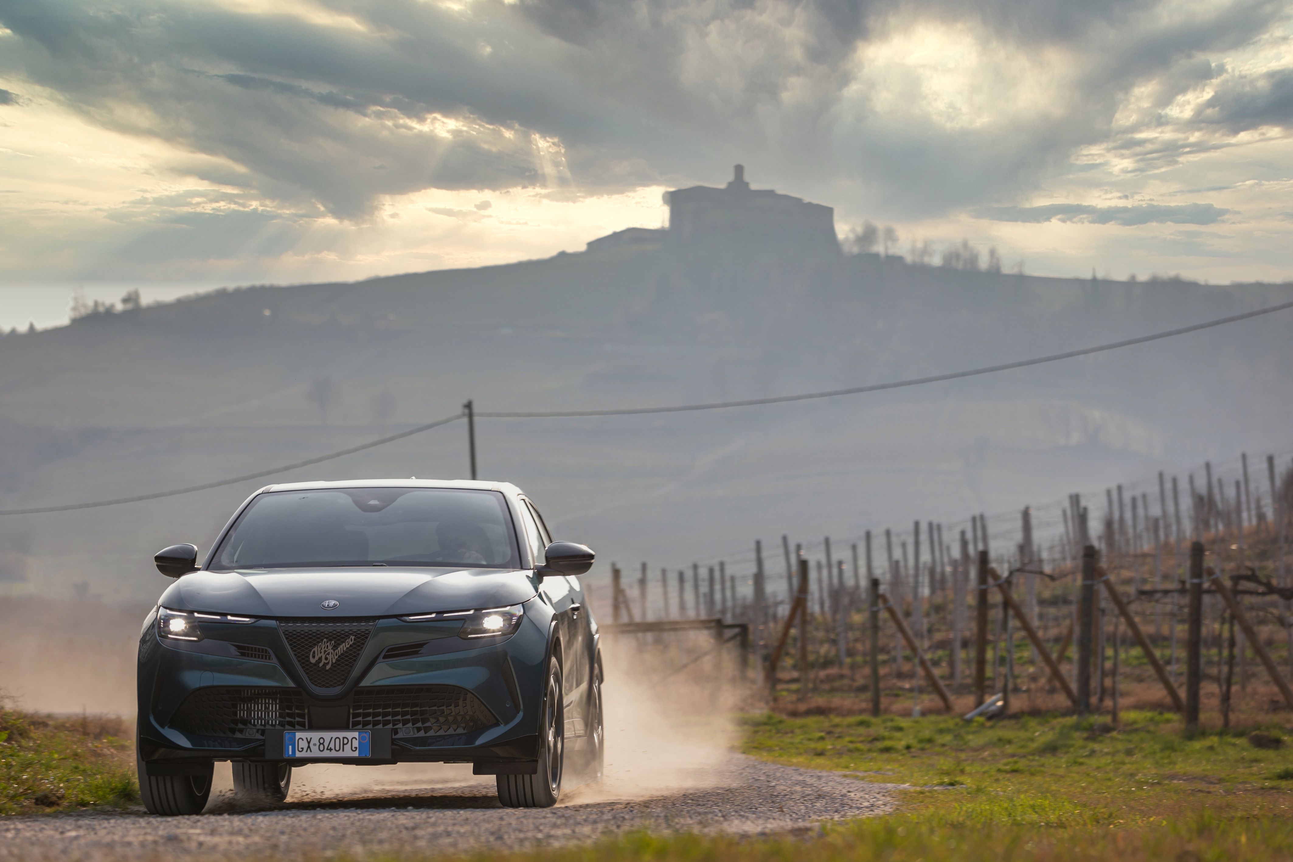 Alfa Romeo Junior Ibrida Q4 MY26