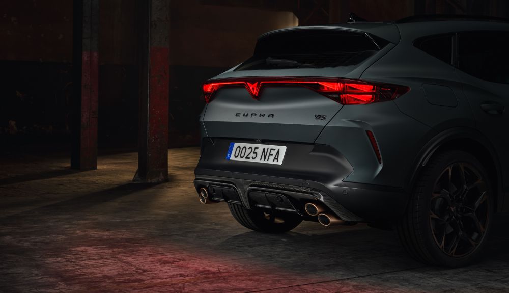 The new CUPRA Formentor VZ5 marks the return of the iconic 5 cylinder 03 HQ The new CUPRA Formentor VZ5 marks the return of the iconic 5 cylinder 03 HQ