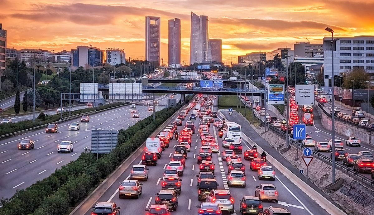 Europa no prohibirá usar coches diésel, gasolina e híbridos, su venta, de momento, sí, pero…