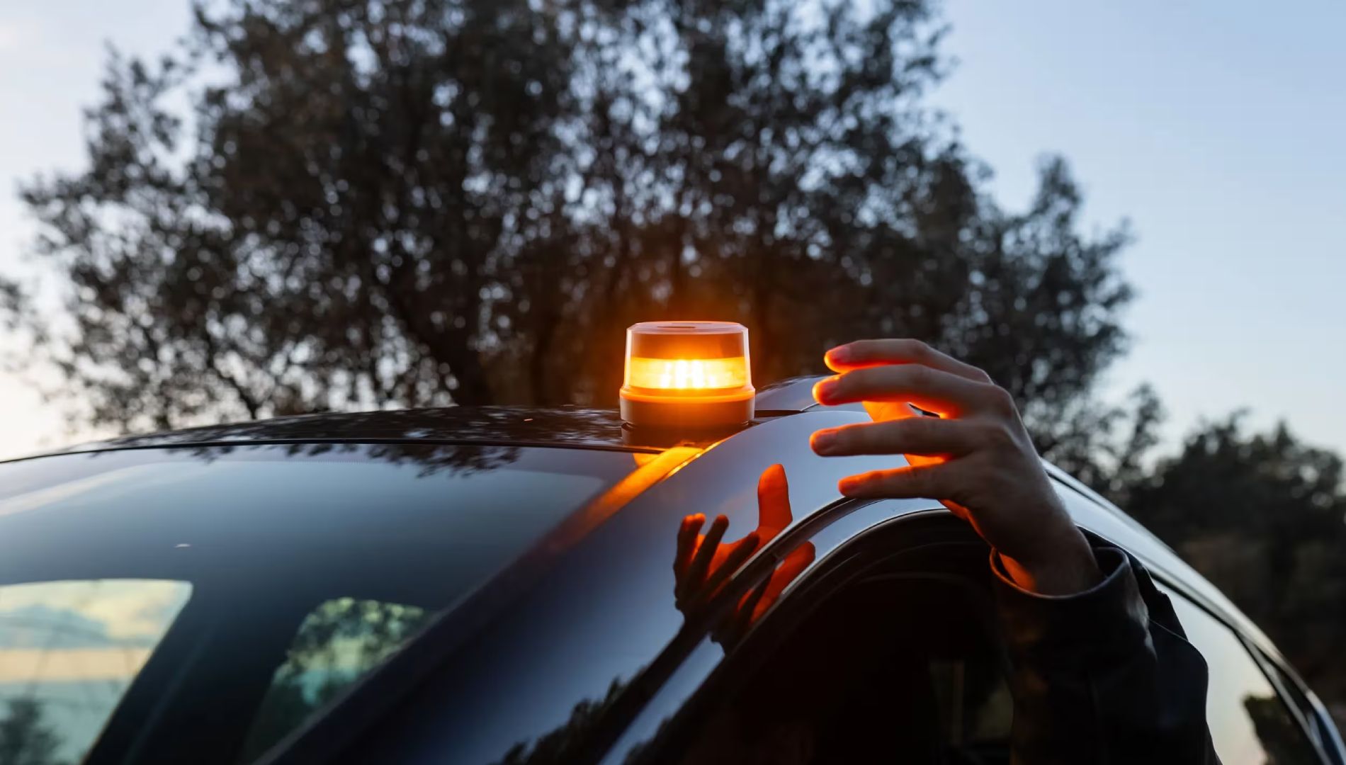Solo quedan dos meses para que sean obligatorias estas luces y el 65% de los conductores no lo sabe