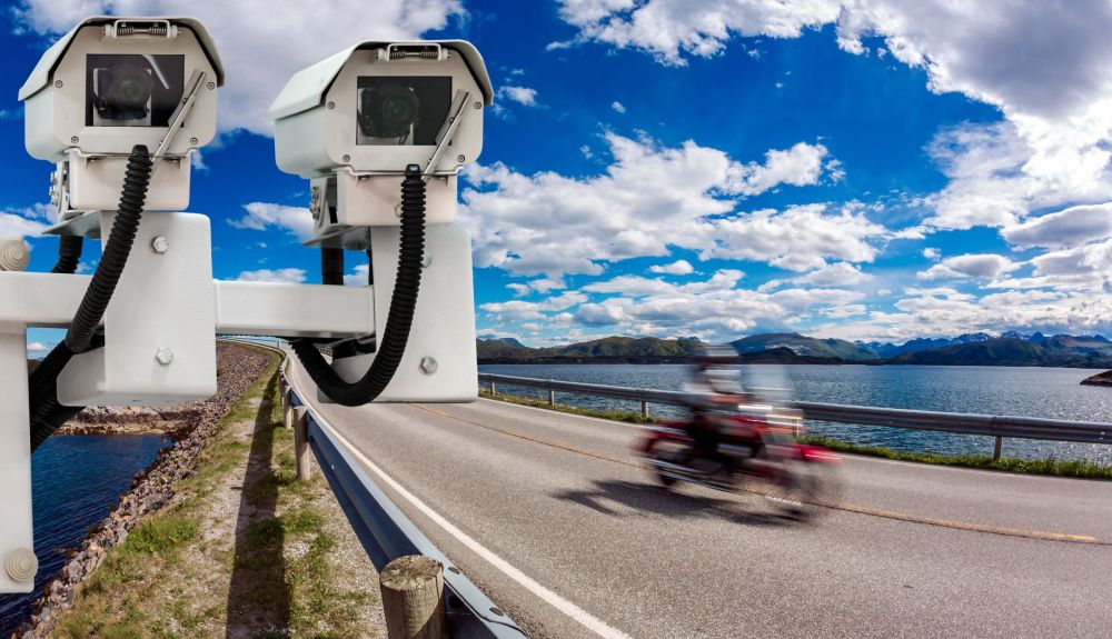 Se activa el primer radar capaz de detectar adelantamientos ilegales: te explicamos cómo funciona