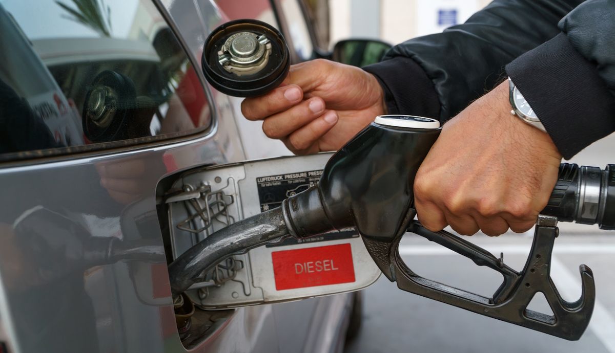 El precio del combustible, por fin ya a la baja, cae el diésel y la gasolina, pero… hasta cuándo