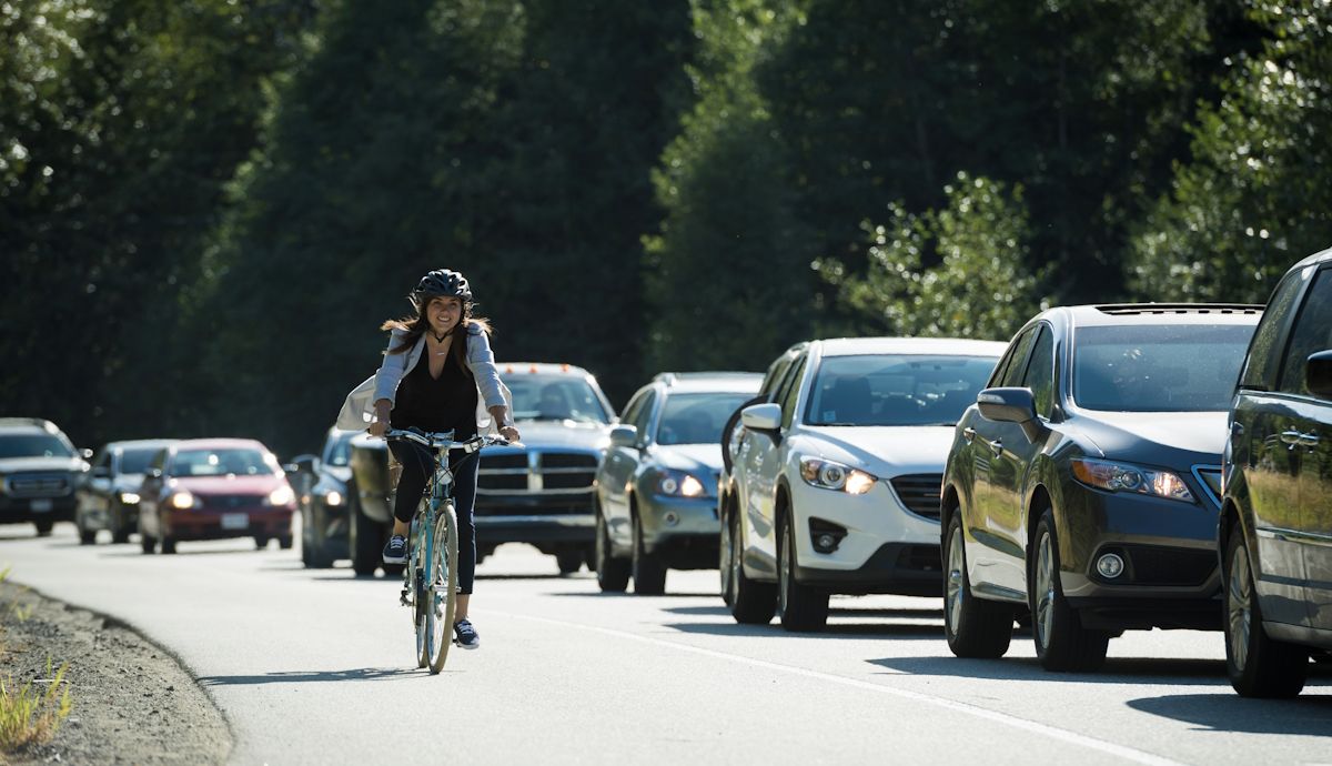 Arcenes sustituidos por carriles bici en carreteras secundarias, la DGT lo publica ya en el BOE