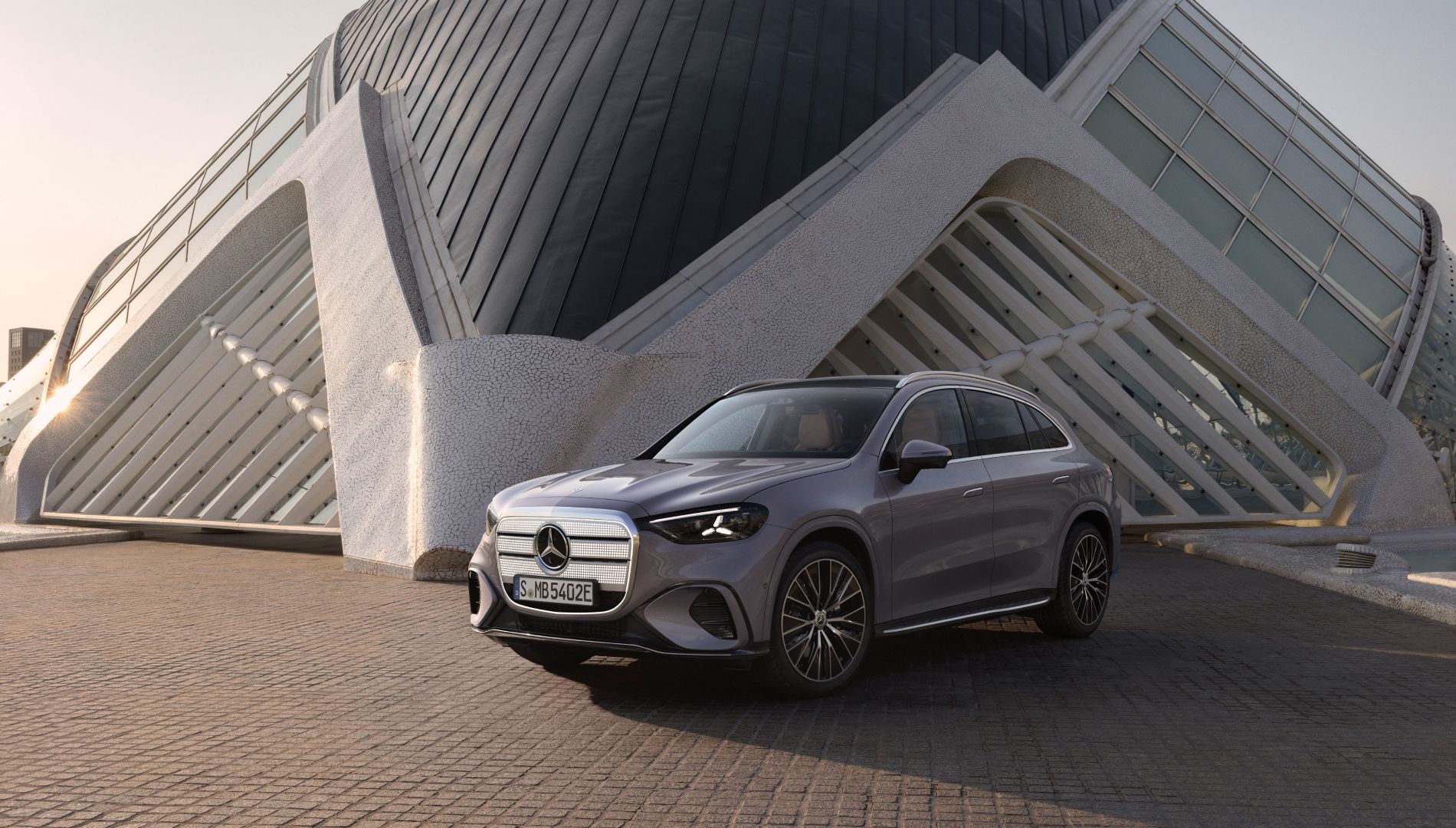 El Mercedes más vendido del mundo ya está disponible en España: precios y motores del nuevo GLC SUV