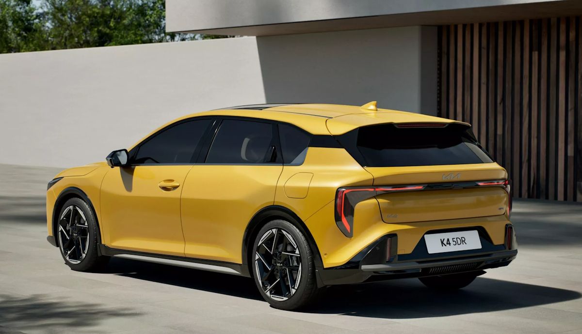 Es el compacto más esperado y sustituye ya al Ceed, todo sobre el nuevo Kia K4, que llega ya