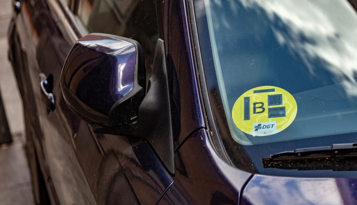 Las etiquetas de la DGT también marcarán el impuesto de circulación a partir ya de 2026