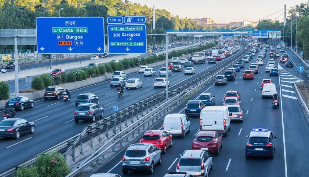 Nuevo impuesto a los coches diésel y gasolina, todos lo pagarán sin importar etiquetas ni antigüedad