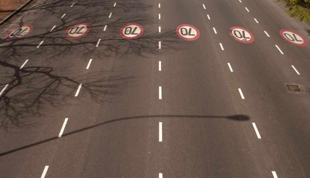 Cataluña va a seguir reduciendo la velocidad máxima en autopistas a 70 km h durante la noche Cataluña va a seguir reduciendo la velocidad máxima en autopistas a 70 km h durante la noche