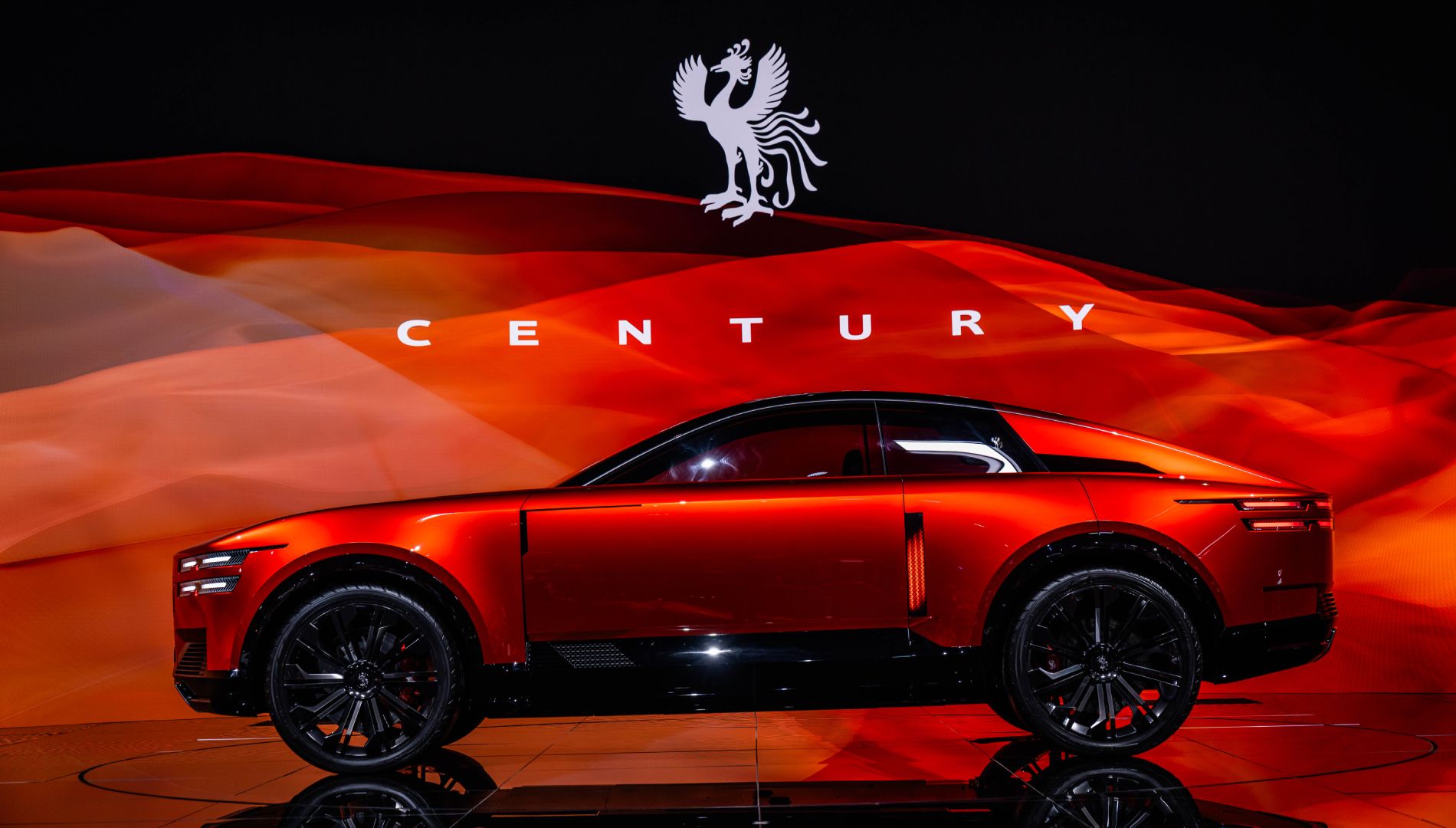 ¿Quién dijo que los motores V12 estaban muertos? En Toyota no piensan igual y si no, mira este coche