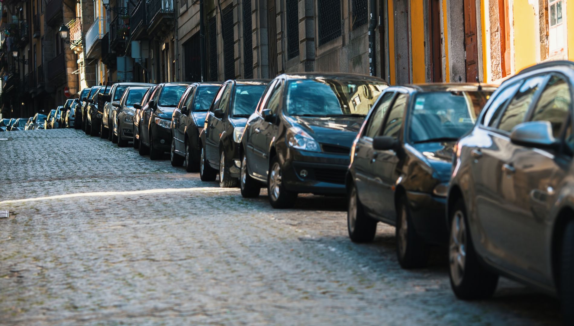 Los mecánicos informan: estas son las piezas del coche que más sufren si está mucho tiempo aparcado