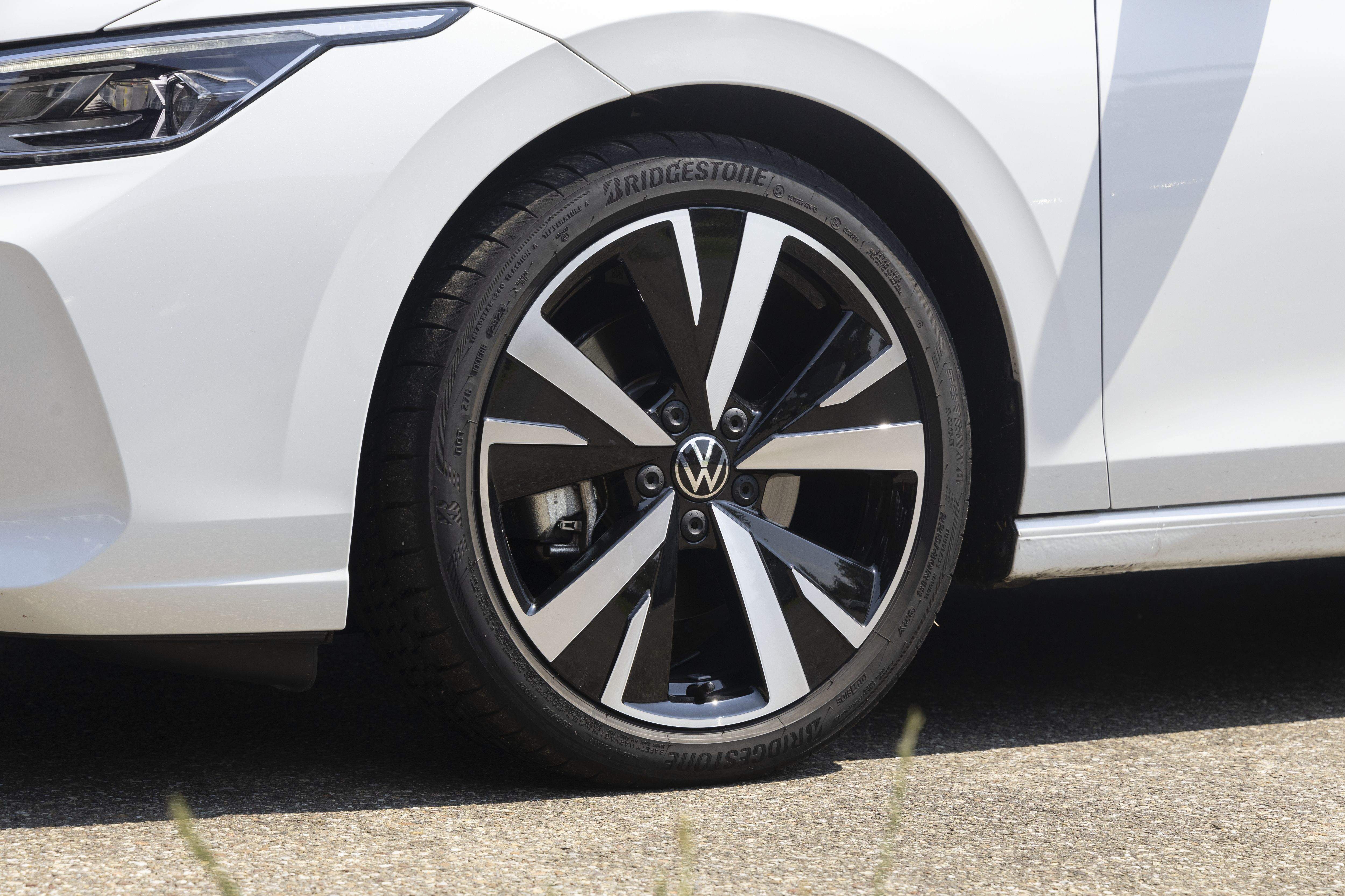 Volkswagen Golf eTSI 115 DSG