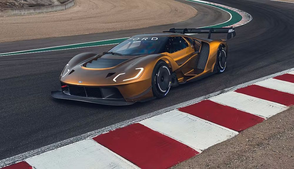 Con este coche de carreras GT Mk IV, Ford se despide de su ya legendaria serie de modelos y prepara un sucesor