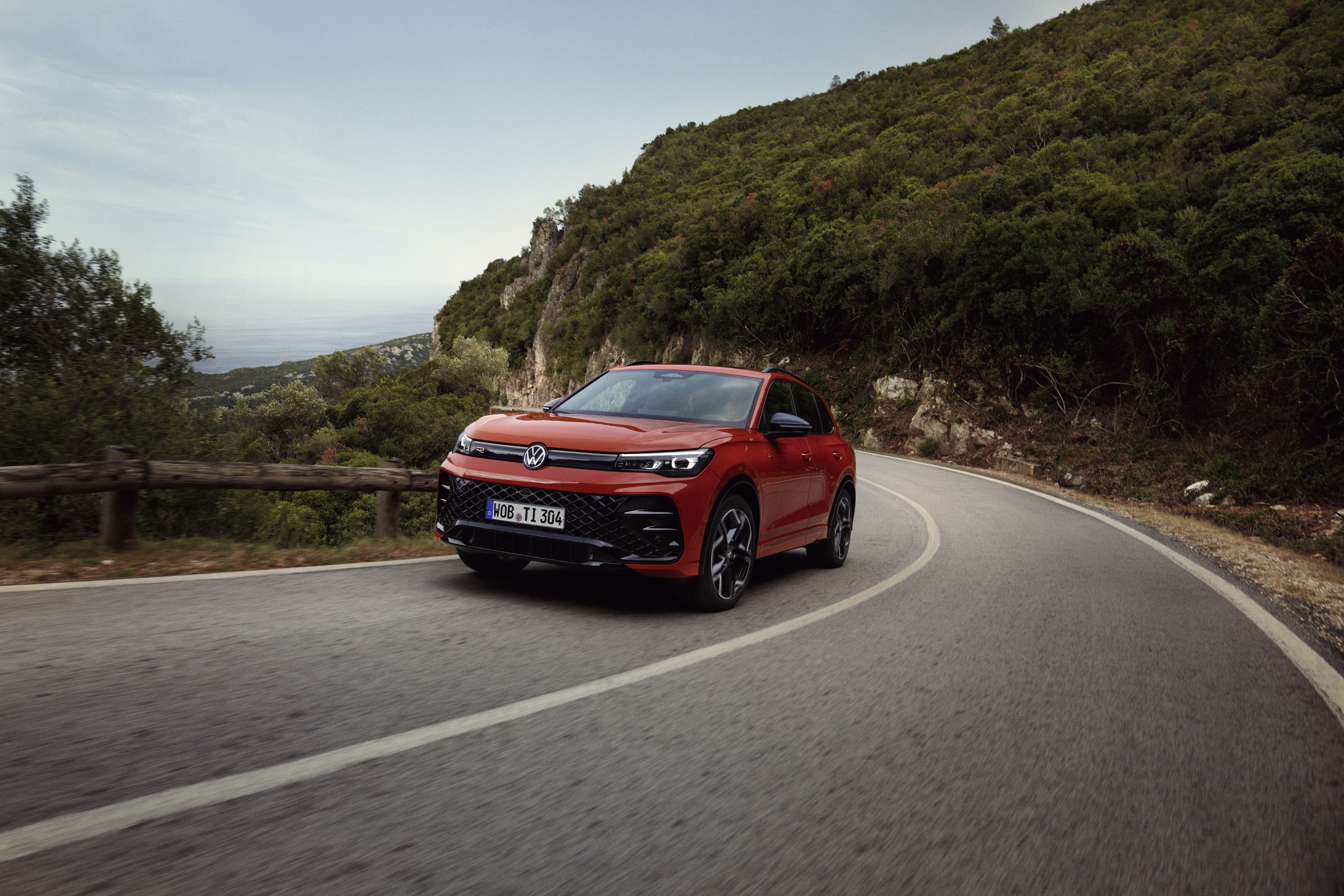 Volkswagen Tiguan eHybrid 2025