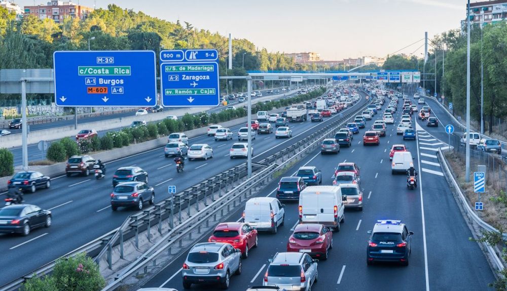 Madrid, a la caza de conductores… y de la DGT, más multas, nuevos impuestos y récord de recaudación