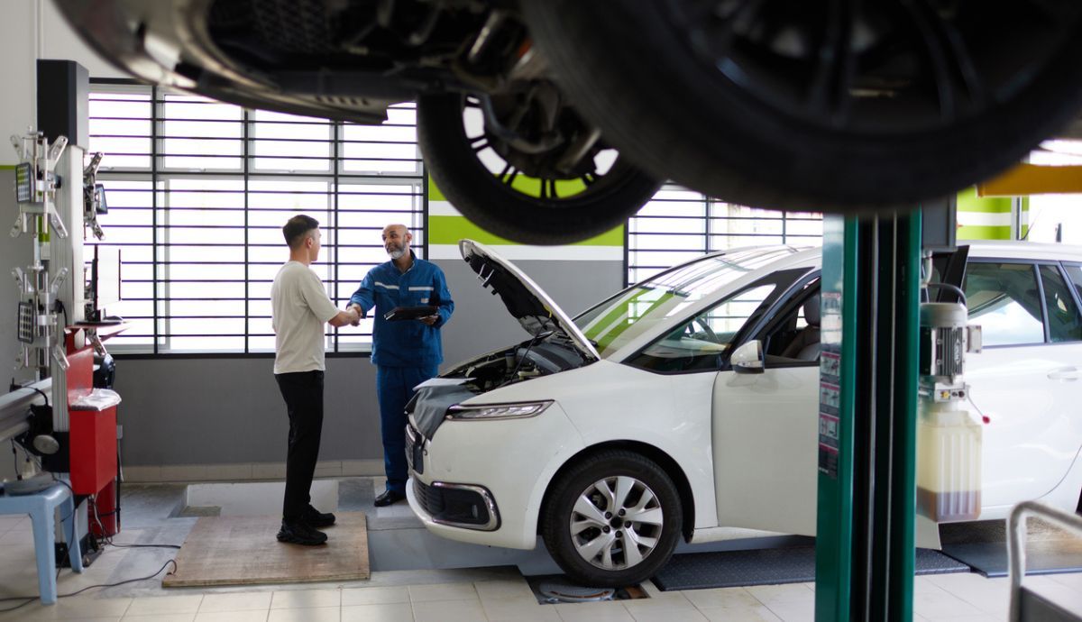 ¿Es más barato el mantenimiento de un coche eléctrico a uno de gasolina?