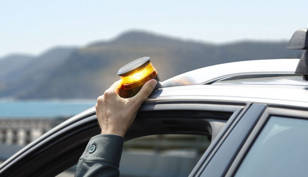 ¿Funcionarán las balizas V16 en Cataluña y País Vasco donde DGT no tiene competencias? Lo explicamos aquí