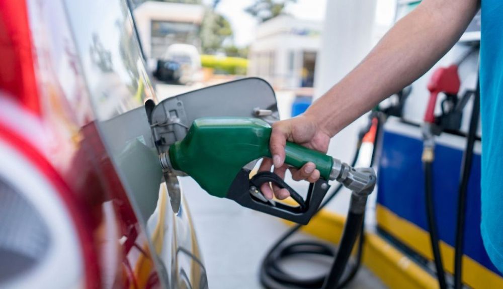 No repostes siempre en la misma gasolinera, el nuevo consejo de la OCU para proteger tu coche