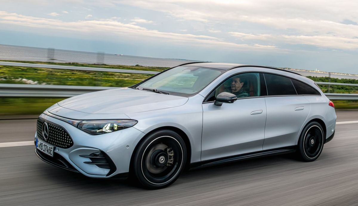 El primer coche familiar eléctrico de Mercedes llega al mercado y ya tiene precios en España