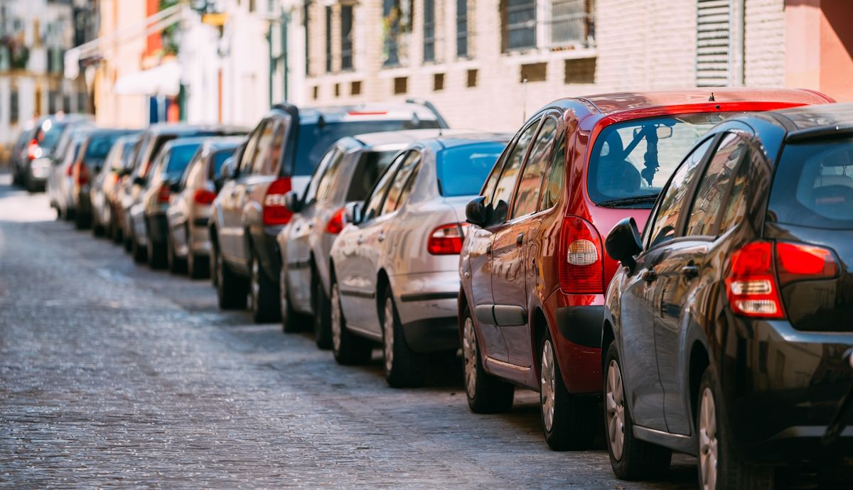Nueva multa y retirada en grúa a los coches que estén 3 días aparcados en el mismo sitio