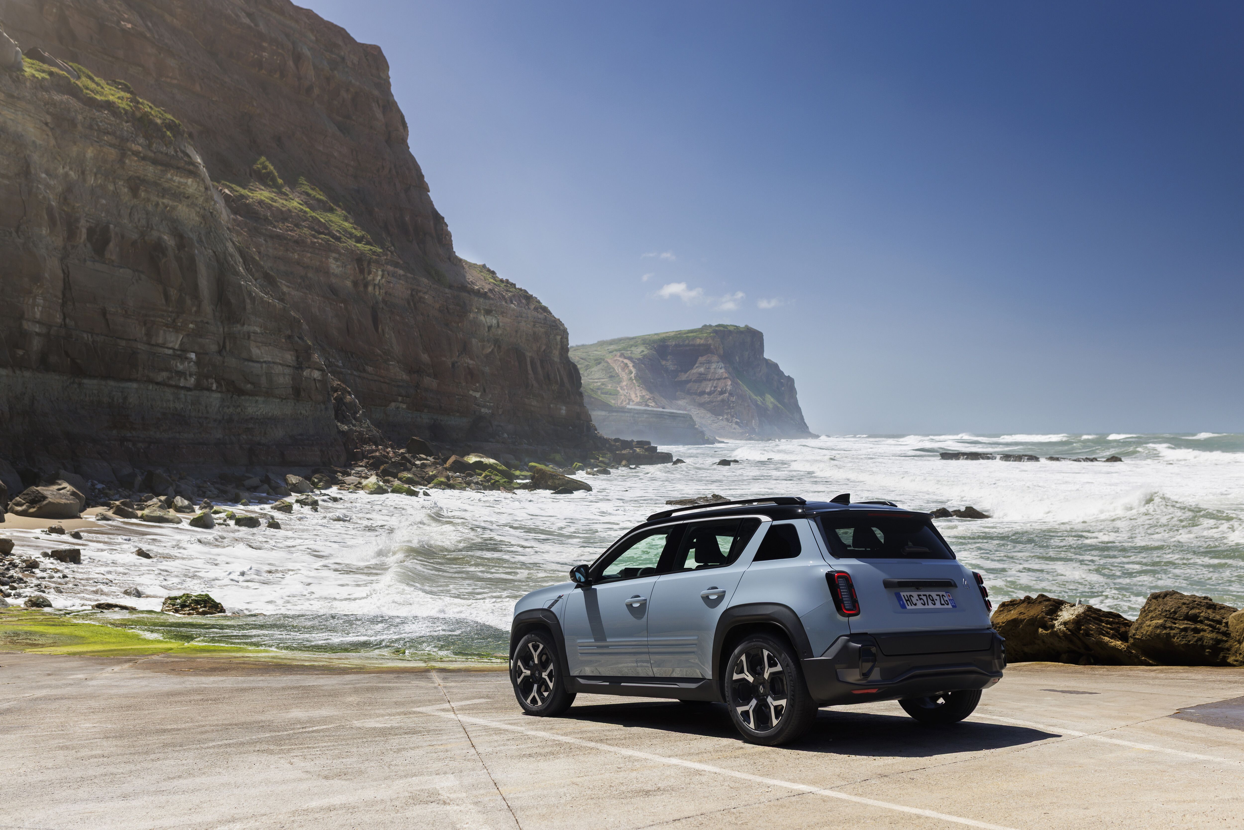 Renault 4 E-Tech, finalista a Car of the Year 2026