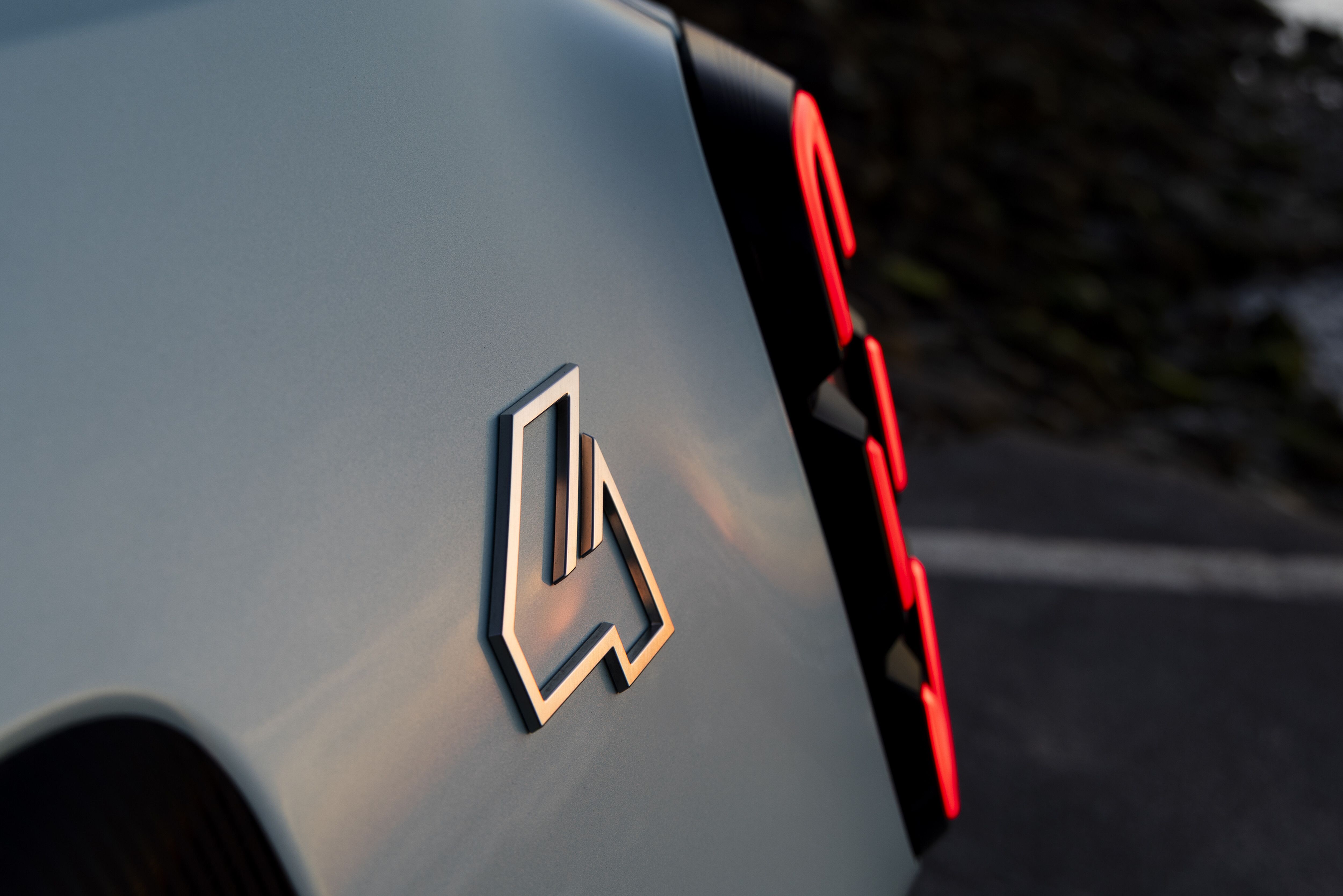 Renault 4 E-Tech, finalista a Car of the Year 2026