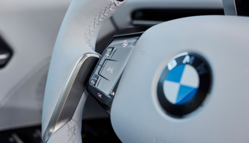 p90615665-highres-the-new-bmw-ix3-50-x_1