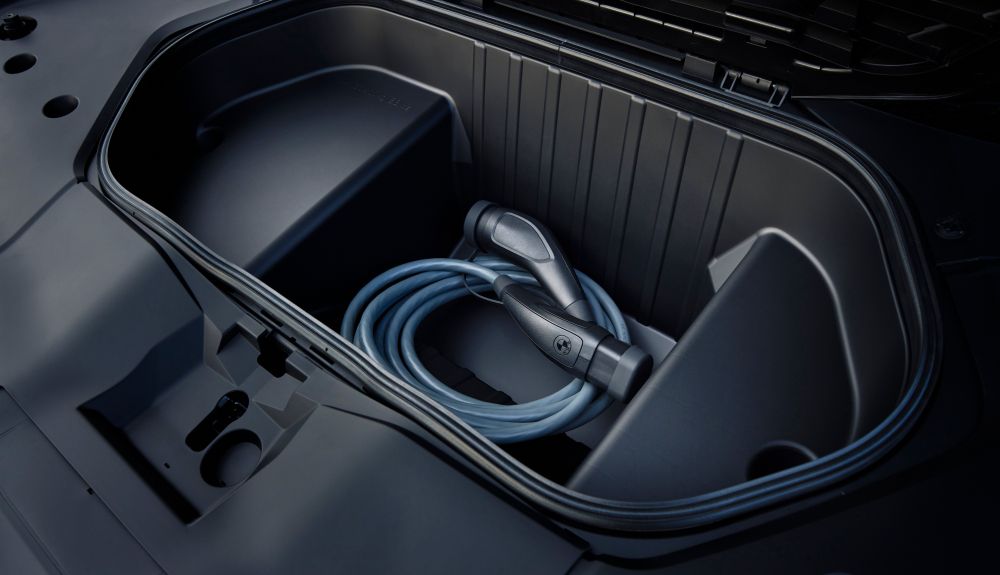 p90615670-highres-the-new-bmw-ix3-50-x_1