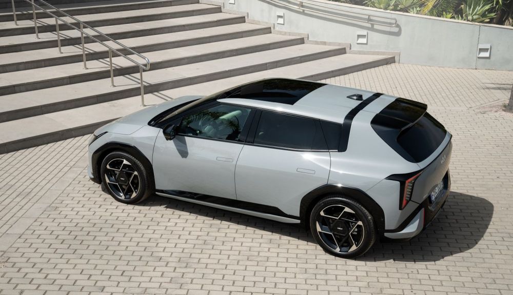 Kia EV4, finalista a Car of the Year 2026