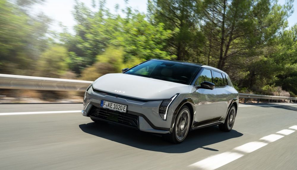 Kia EV4, finalista a Car of the Year 2026